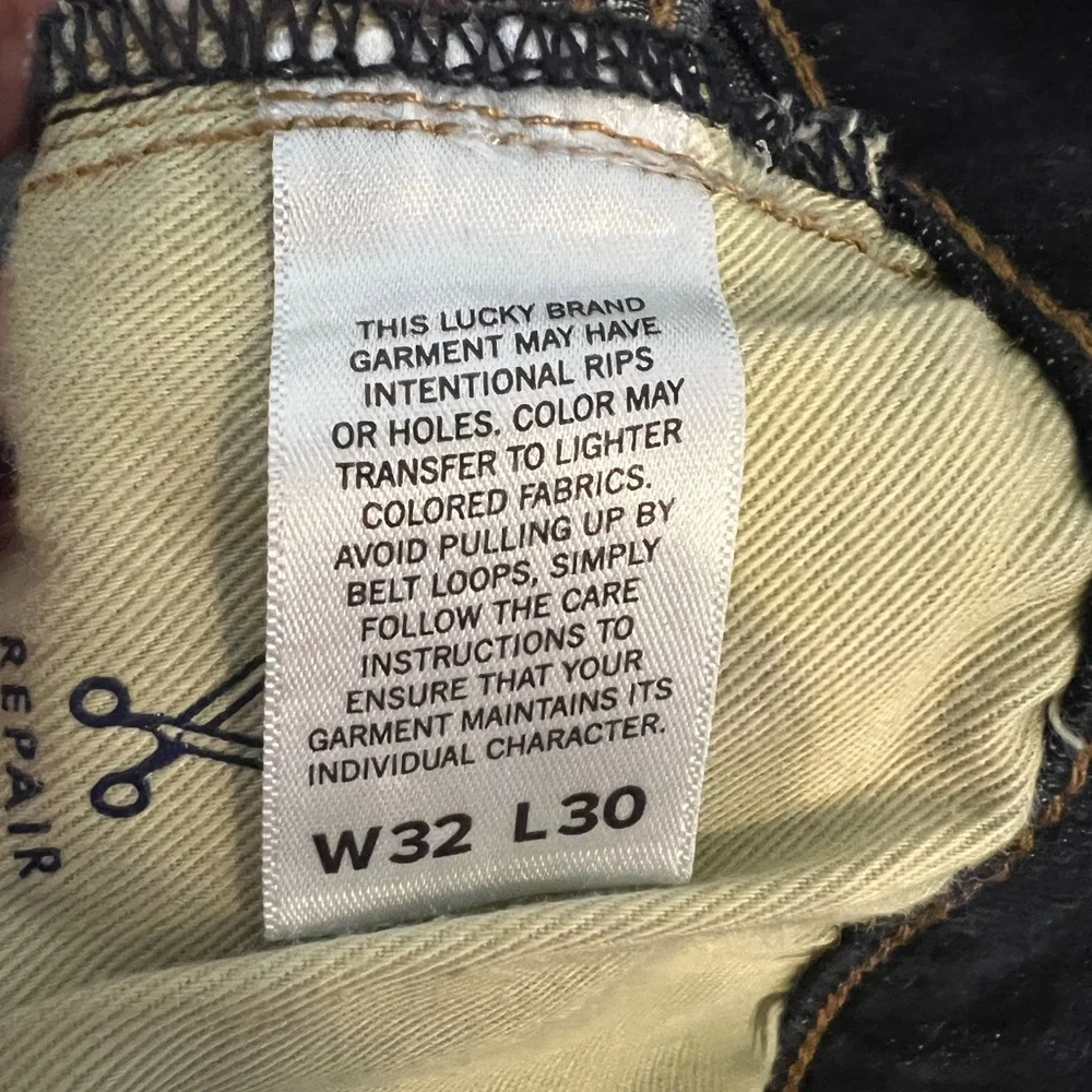 Lucky Brand Dark Wash Men’s jeans